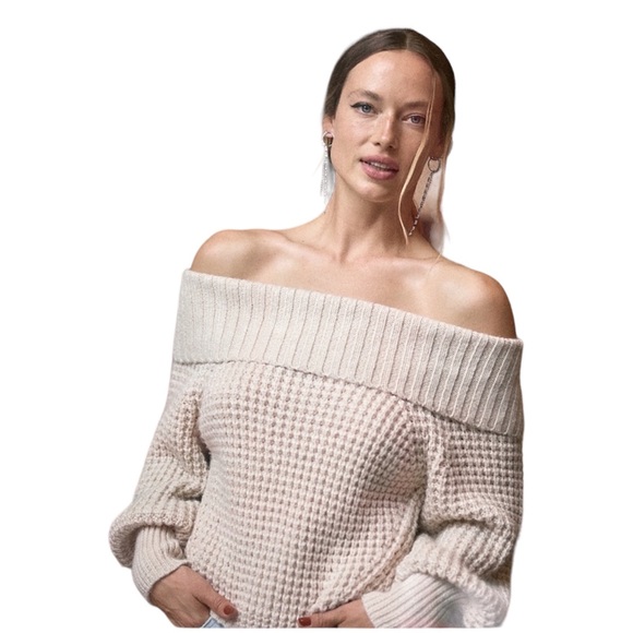 Express Sweaters - Women’s Express off the shoulder Sweater!!!! 🤍🔥